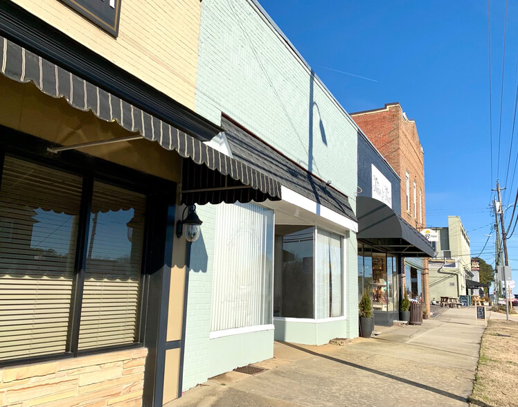 820 S Main St, Lillington, NC for sale - Building Photo - Image 1 of 1