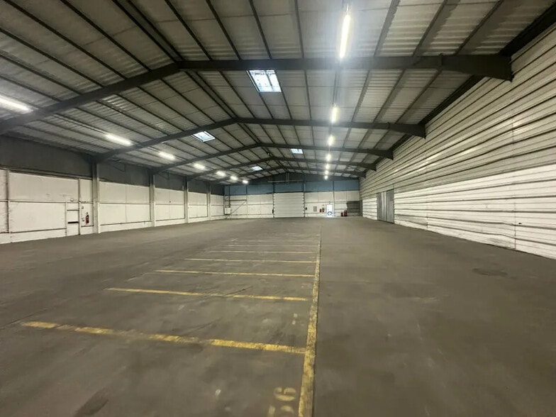 Industrial in Strasbourg to rent - Building Photo - Image 3 of 4