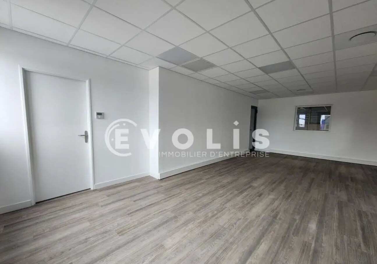 Light Industrial in Corbas to rent Interior Photo- Image 1 of 21