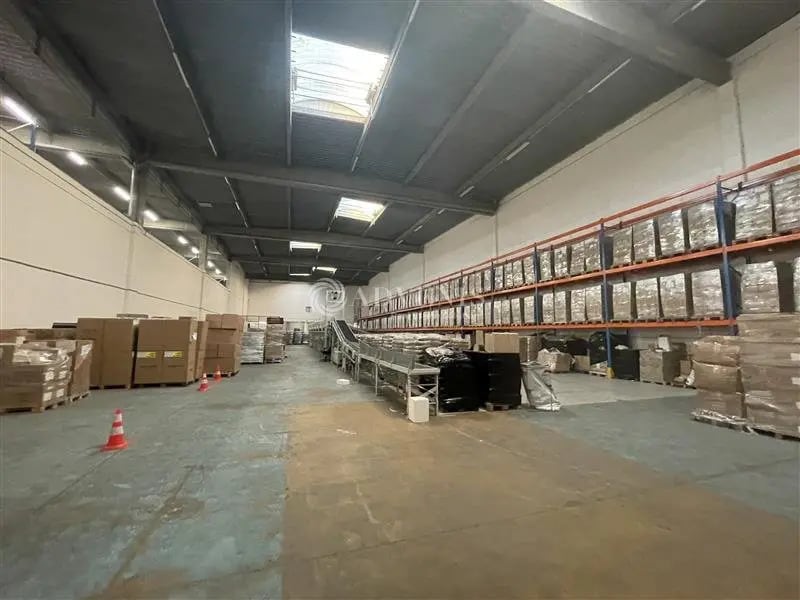 Light Industrial in Le Blanc-Mesnil to rent Building Photo- Image 1 of 3