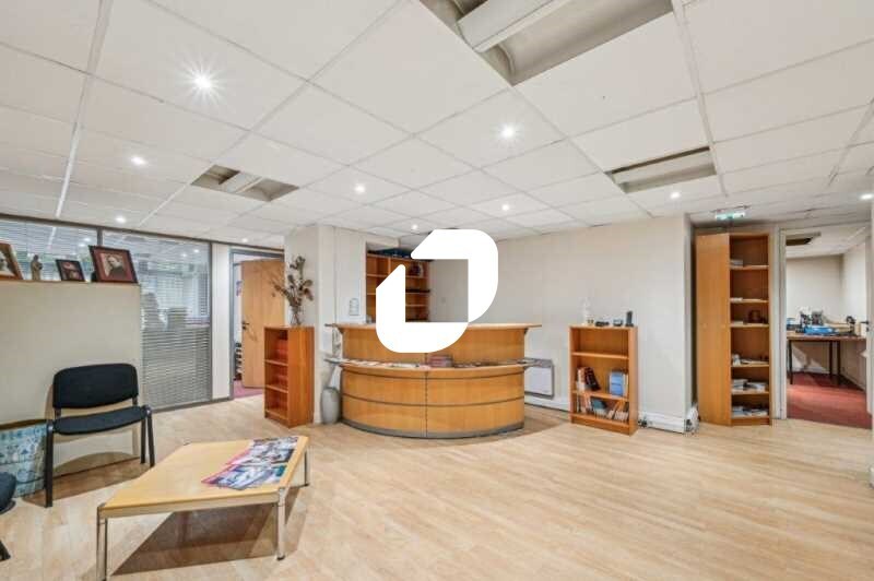 Retail in Paris for sale - Interior Photo - Image 3 of 16