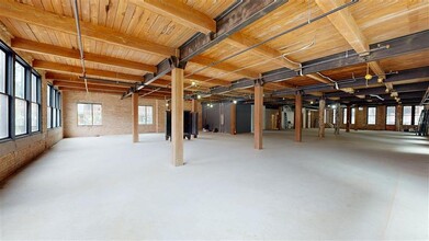 322 N Broadway, Milwaukee, WI for rent Matterport 3D Scan- Image 1 of 16