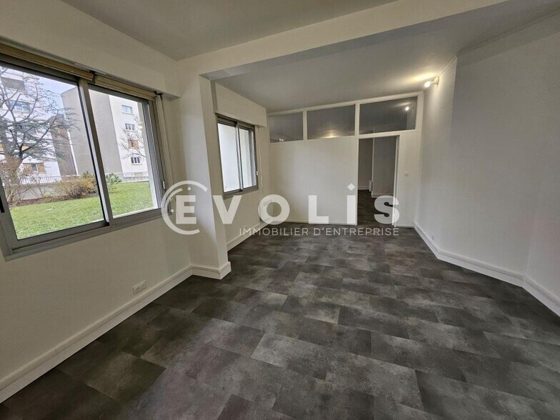 Office in Clamart to rent - Interior Photo - Image 2 of 10