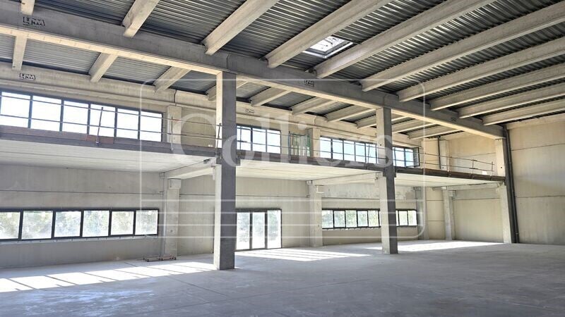 Light Industrial in La Ciotat to rent Building Photo- Image 1 of 8