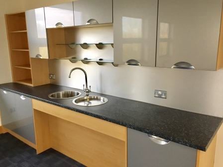 De Havilland Dr, Liverpool to rent - Interior Photo - Image 2 of 3