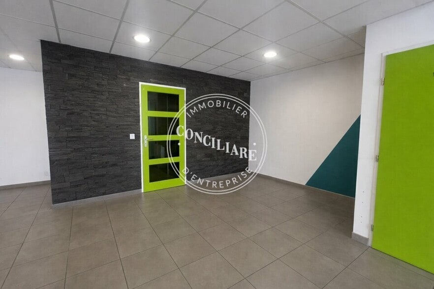 77 Route De Lombez, Plaisance-du-Touch for sale - Interior Photo - Image 3 of 5