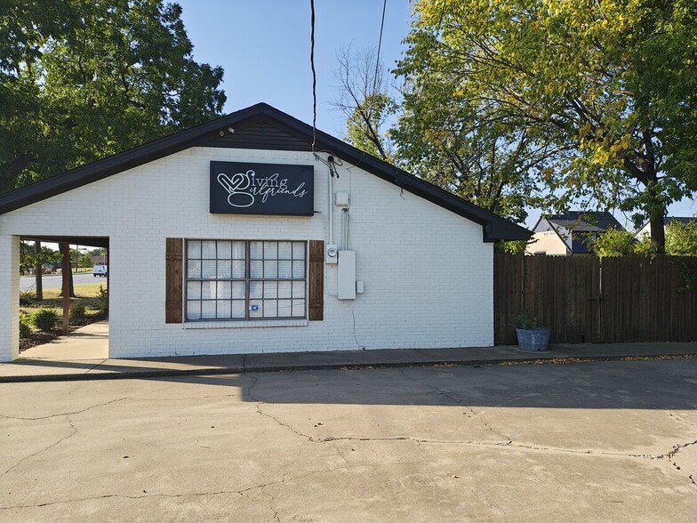 7651 Davis Blvd, North Richland Hills, TX for sale - Primary Photo - Image 3 of 8