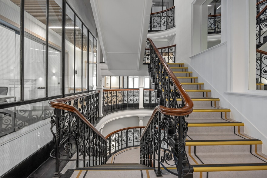 1-3 Donegall Square East, Belfast to rent - Interior Photo - Image 3 of 10