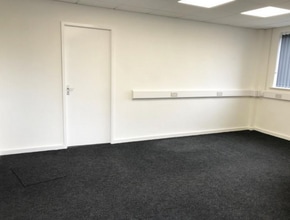 70 Holden Rd, Leigh to rent Interior Photo- Image 1 of 3