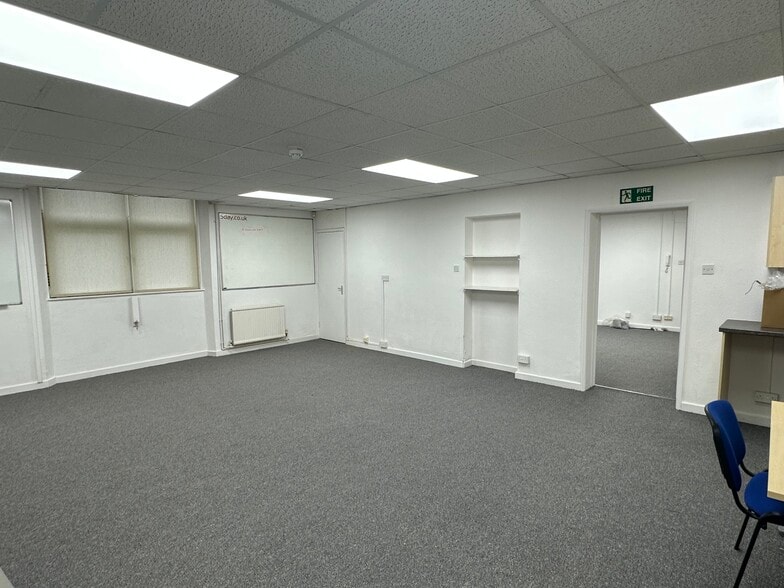 Office in Midland House, Station Road Rd, Sutton Coldfield to rent - Interior Photo - Image 3 of 5
