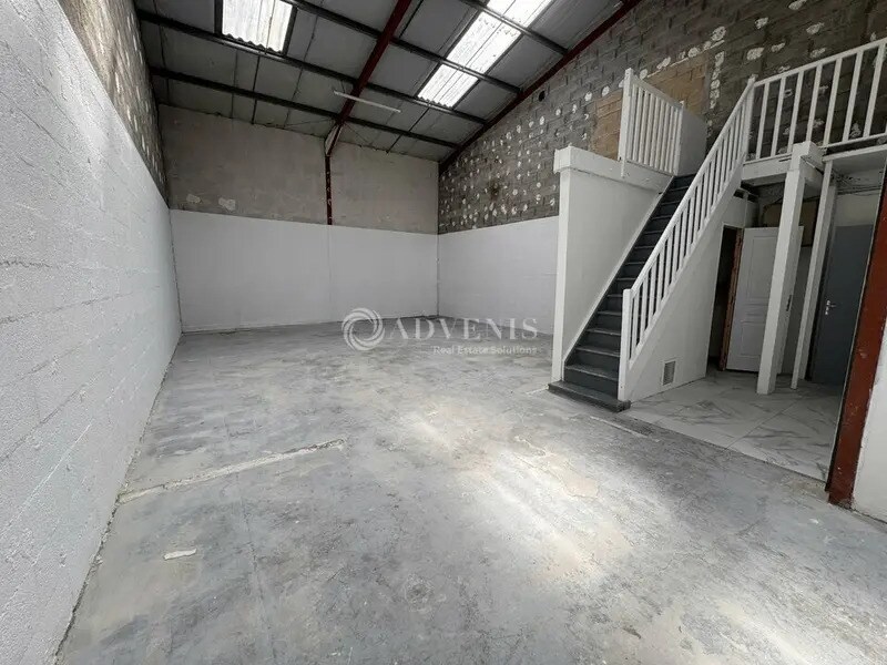 Light Industrial in Lisses to rent Interior Photo- Image 1 of 9