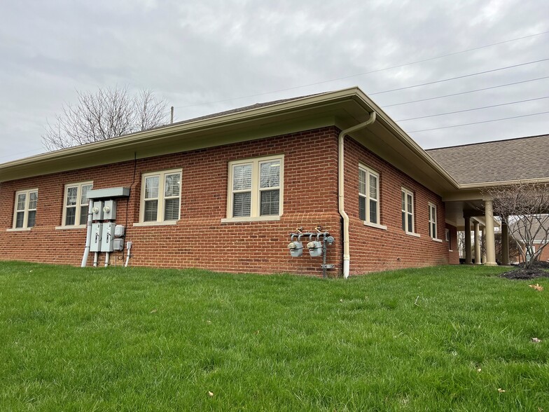 103 Commerce Park Dr, Westerville, OH for rent - Building Photo - Image 2 of 18