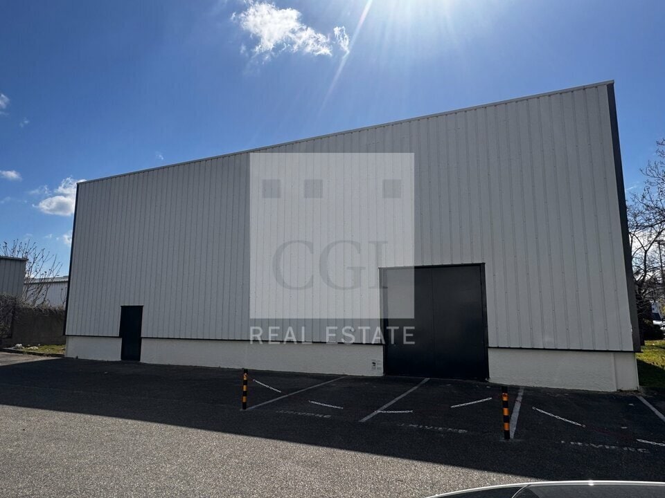 Light Industrial in Vénissieux to rent Building Photo- Image 1 of 13