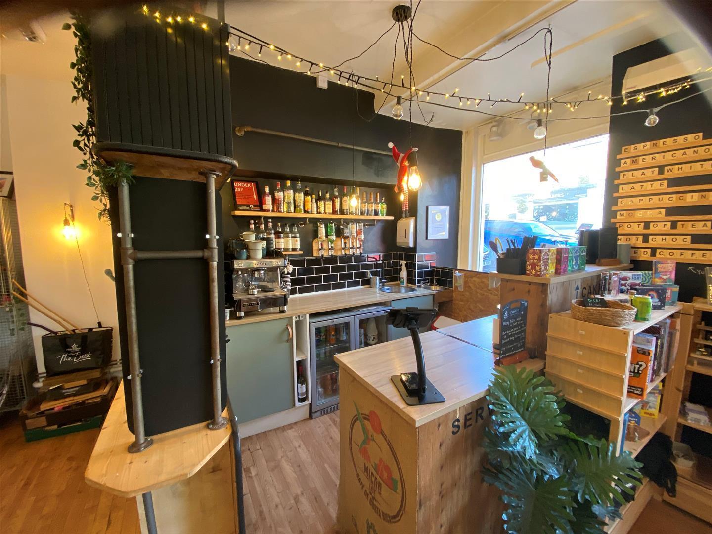 1A Church St, Crewkerne to rent Interior Photo- Image 1 of 10