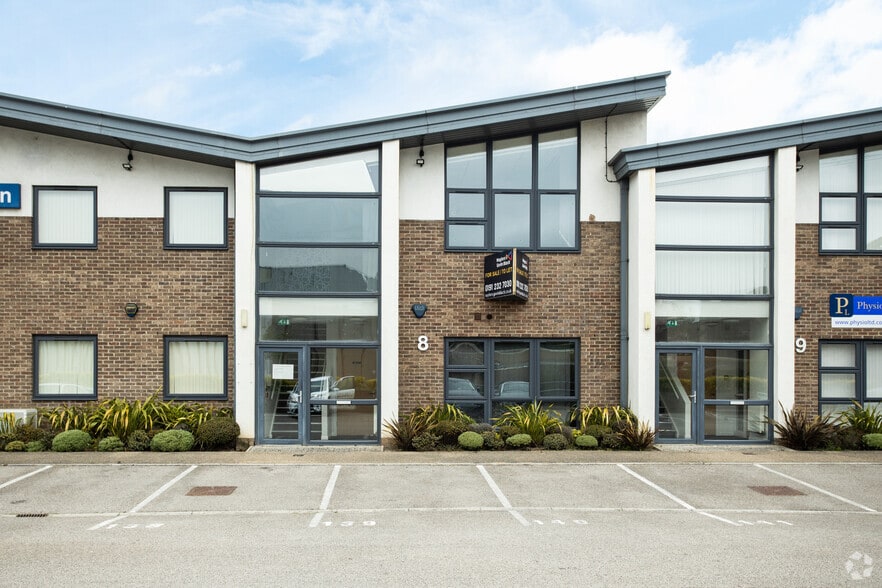 5-10 Austin Blvd, Sunderland for sale - Building Photo - Image 2 of 4