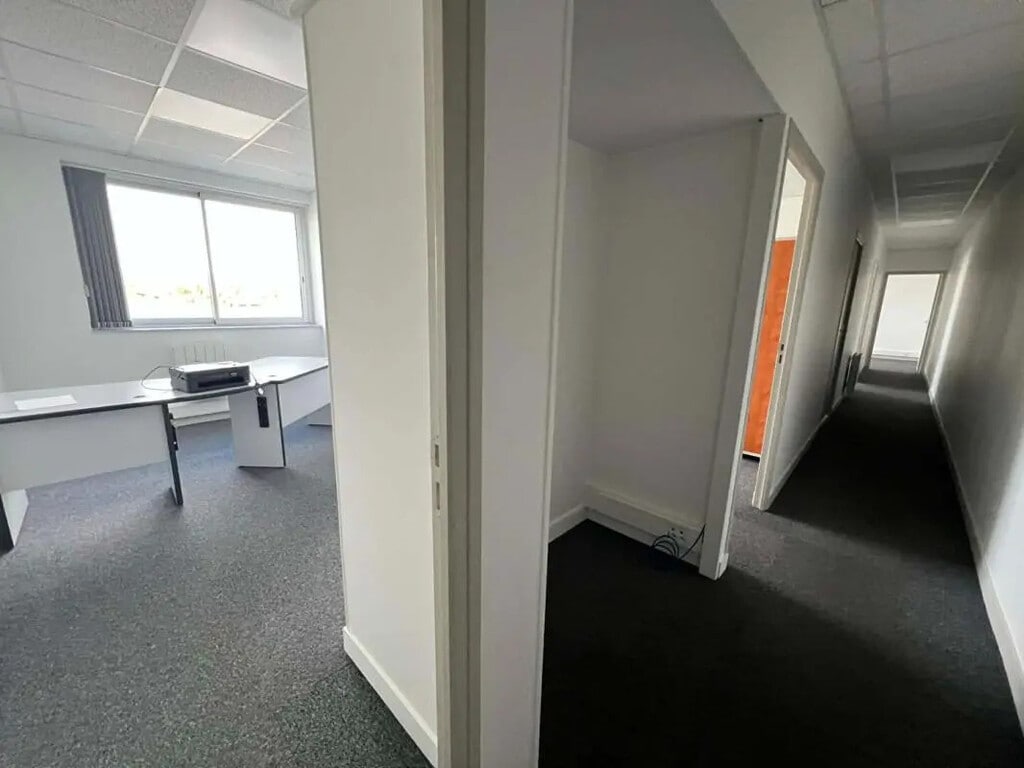 Location Bureaux 85 m² - Photo 1