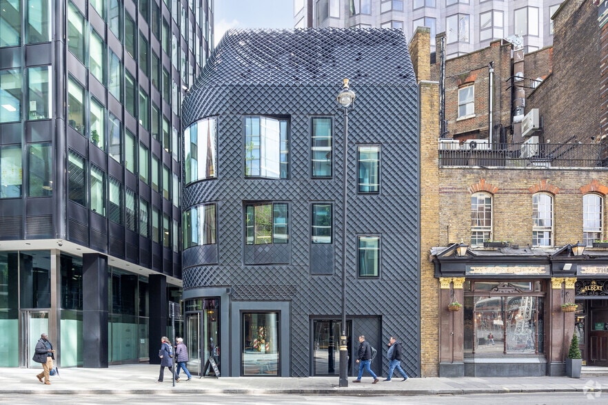 The Gate House, London to rent - Building Photo - Image 3 of 4