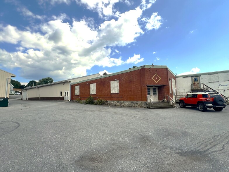 150 Lincoln Ave, Reinholds, PA for rent - Building Photo - Image 1 of 10