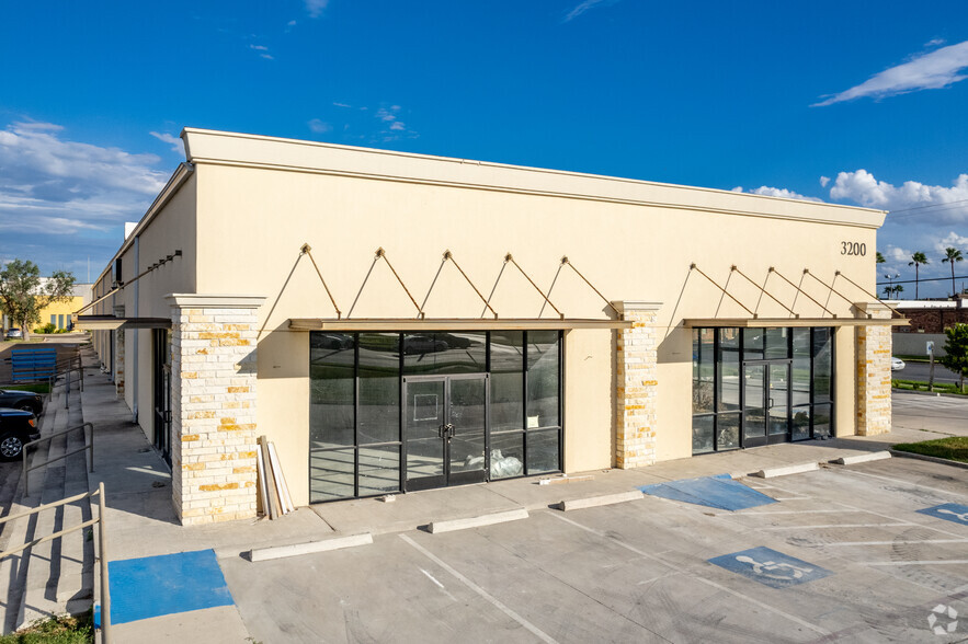 3200 N McColl Rd, McAllen, TX for rent - Building Photo - Image 1 of 3