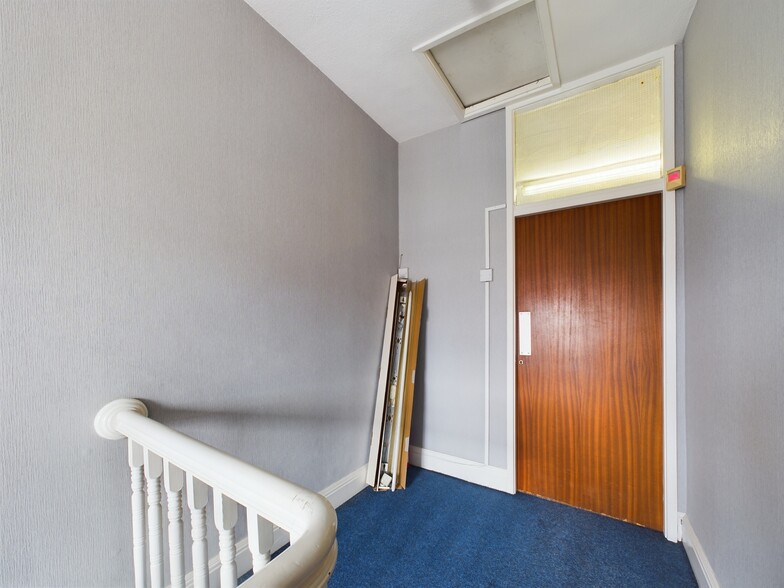 16 Bridgeman Ter, Wigan for rent - Building Photo - Image 3 of 8