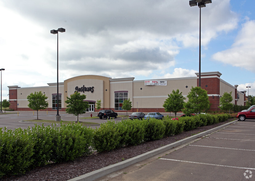 100 Towne Center Loop, Southaven, MS for rent - Primary Photo - Image 1 of 5