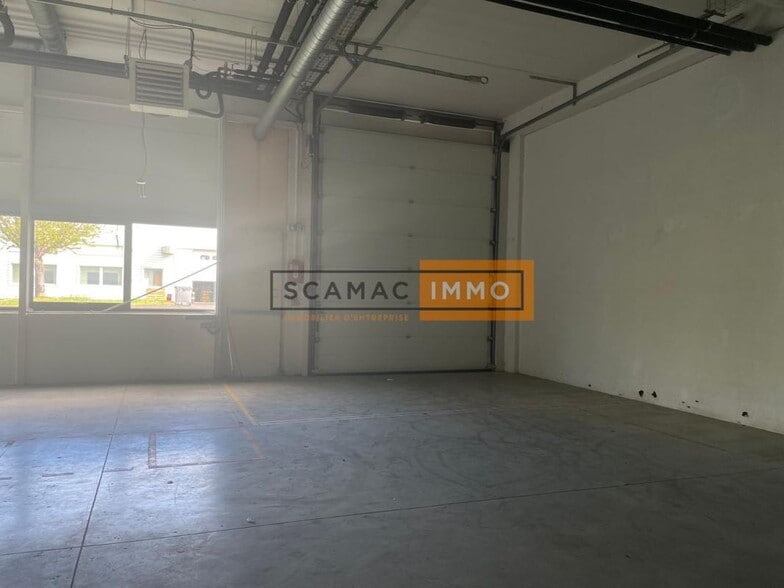 Industrial in Cergy to rent - Interior Photo - Image 2 of 5