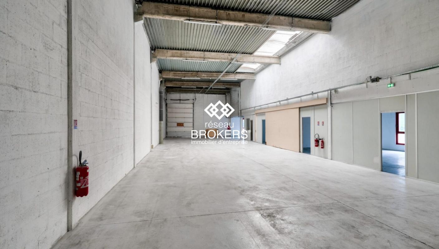 Industrial in Éragny to rent Interior Photo- Image 1 of 3