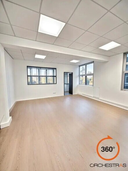 Office in Villiers-sur-Marne to rent - Building Photo - Image 1 of 10