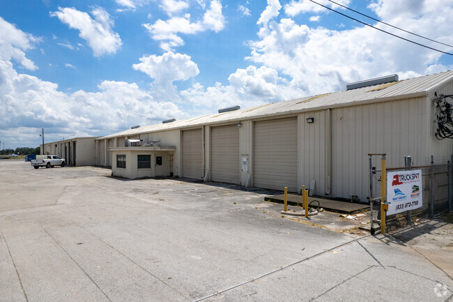 More details for 502 E Bridgers Ave, Auburndale, FL - Light Industrial, Industrial for Rent