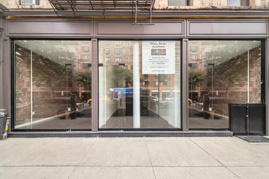 224-226 8th Ave, New York, NY for rent - Building Photo - Image 1 of 4