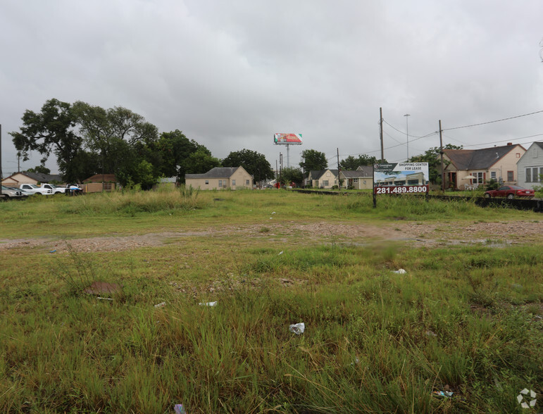 Lockwood Dr, Houston, TX for sale - Primary Photo - Image 1 of 1