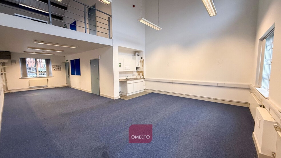 Firth Way, Nottingham to rent - Building Photo - Image 2 of 4