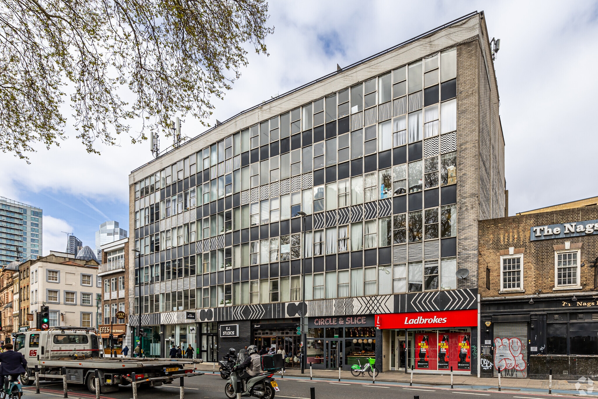 7 Whitechapel Rd, London to rent Primary Photo- Image 1 of 28