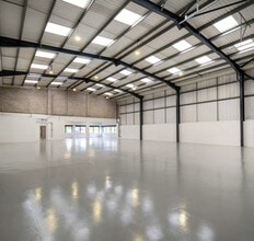 Broadway, Salford to rent Interior Photo- Image 2 of 2