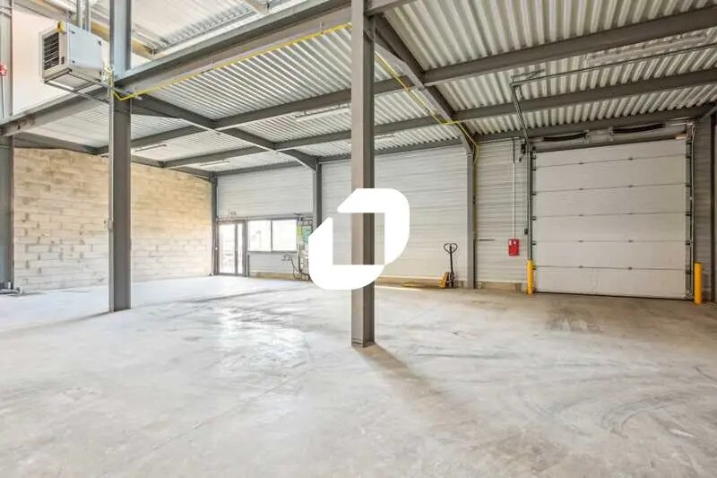 Light Industrial in Aulnay-sous-Bois to rent Building Photo- Image 1 of 2