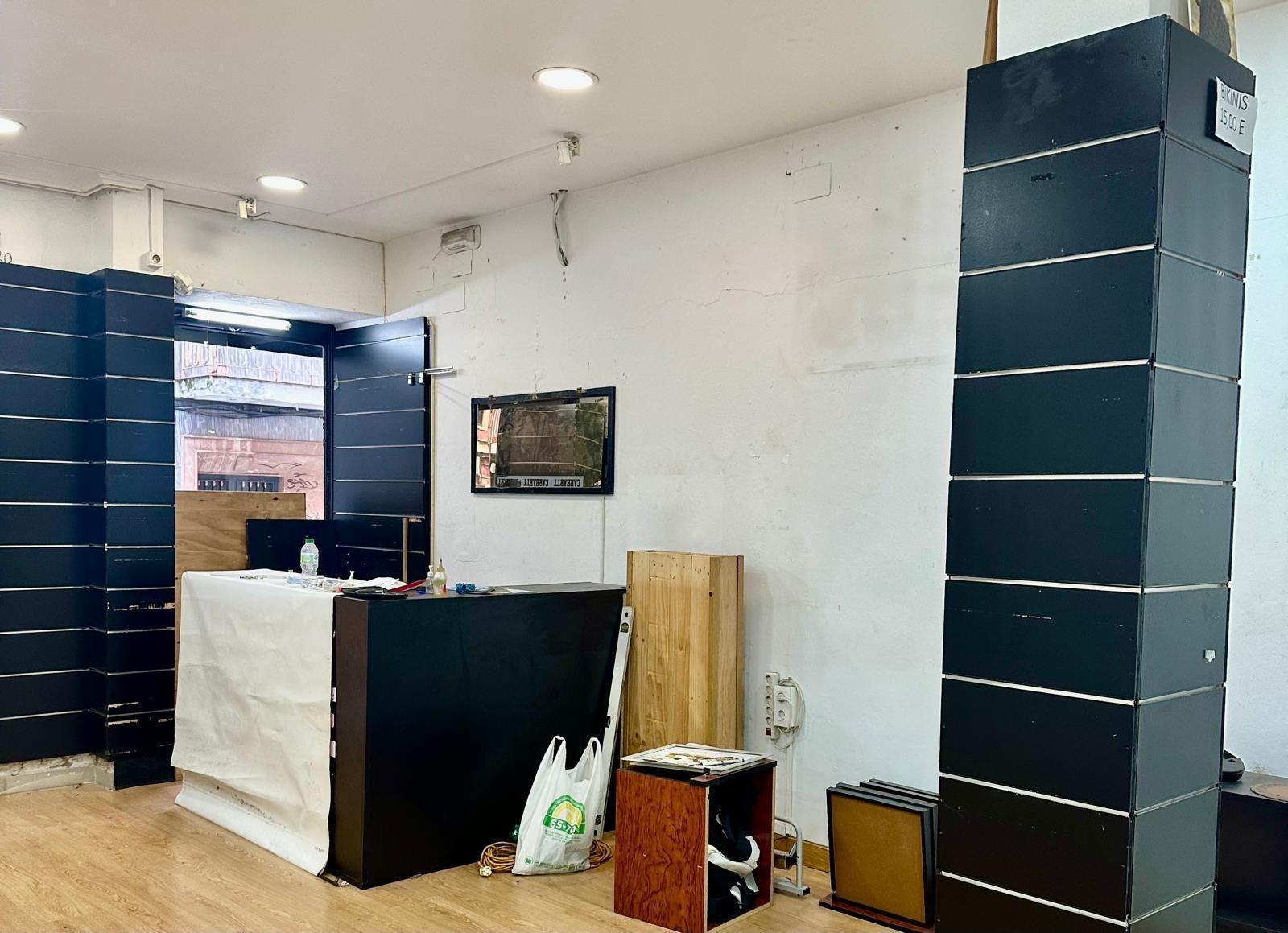 Retail in Cáceres, Cáceres to rent Primary Photo- Image 1 of 21