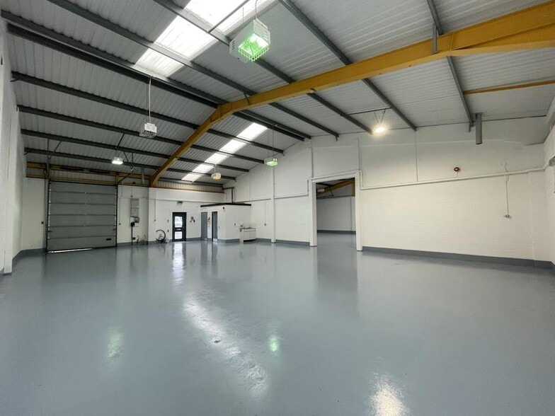 Little Row, Stoke On Trent to rent - Interior Photo - Image 3 of 14