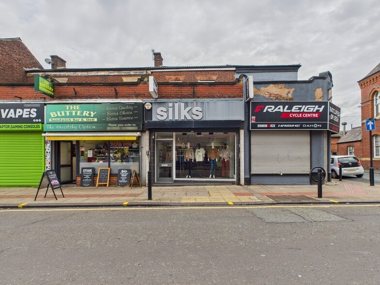 113 Bradshawgate, Leigh to rent - Building Photo - Image 1 of 2