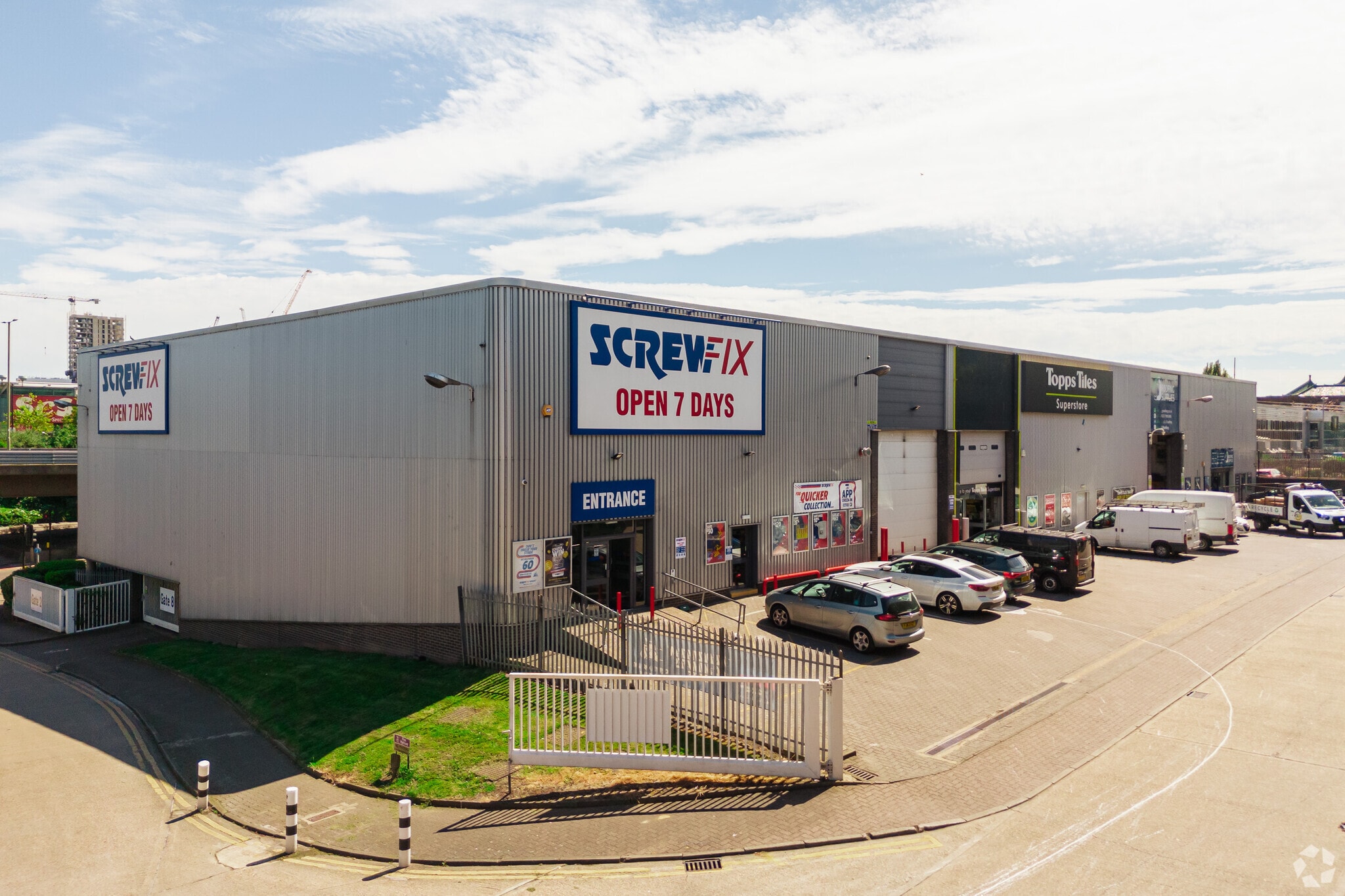 Edgware Rd, London to rent Primary Photo- Image 1 of 7