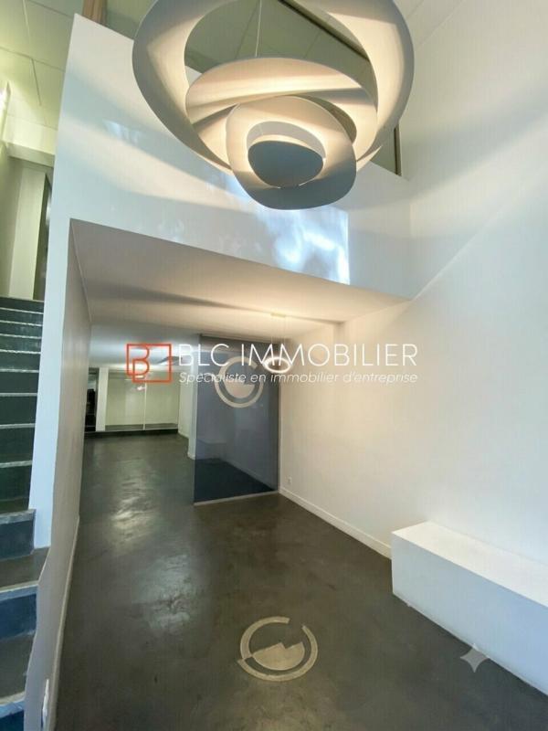 Retail in Marseille for sale Interior Photo- Image 1 of 7