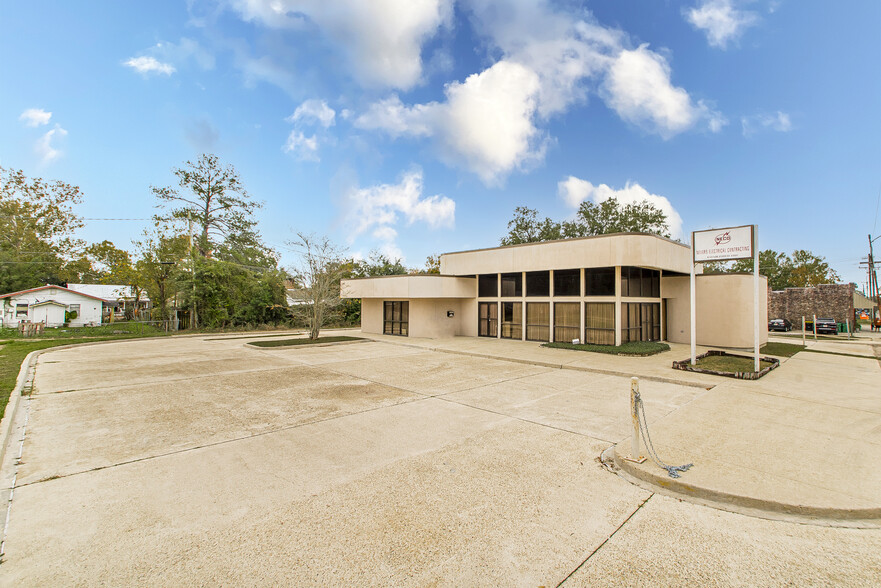 724 Avenue F, Bogalusa, LA for sale - Primary Photo - Image 1 of 26