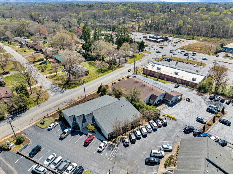 111 Powell Mill Rd, Spartanburg, SC for rent - Aerial - Image 2 of 4