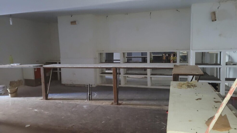 Retail in Cáceres for sale - Interior Photo - Image 1 of 11