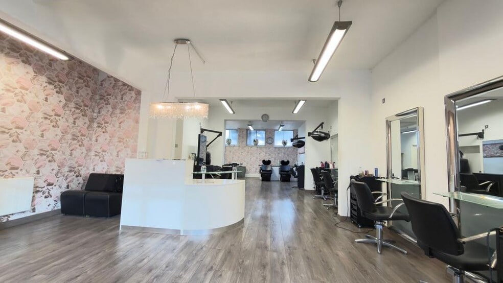 18 Victoria Ave, Manchester for sale - Building Photo - Image 2 of 22