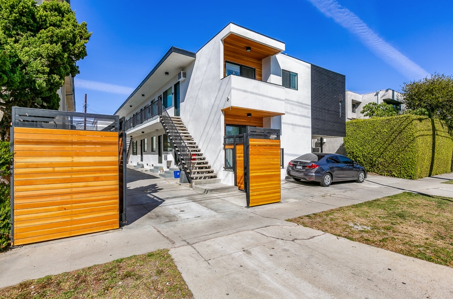 9337 National Blvd, Los Angeles 90034 UK