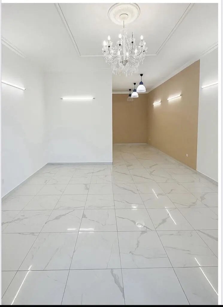 Location Commerce 85 m² - Photo 1