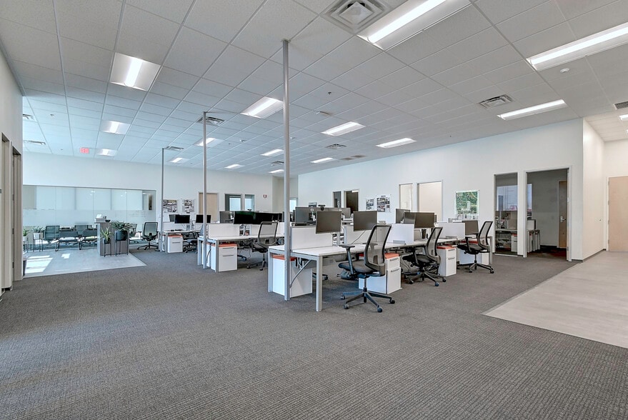 565 E Germann Rd, Gilbert, AZ to rent - Building Photo - Image 3 of 9