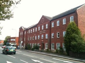 Churchill Way, Macclesfield to rent Building Photo- Image 1 of 2