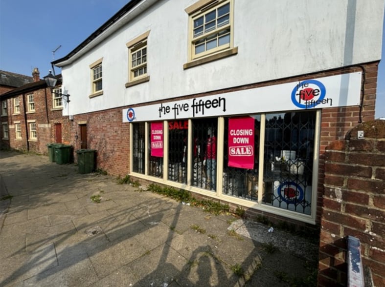 23A Chapel St, Petersfield to rent - Building Photo - Image 2 of 3