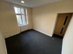 31 Leeds Rd, Ilkley to rent Building Photo- Image 1 of 3